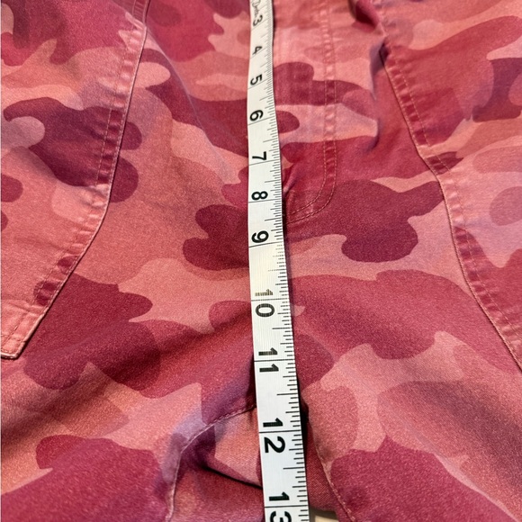 Sundance Pink Camo Pants Womens 12 Straight Leg Pockets Feminine Countrycore - Picture 8 of 9